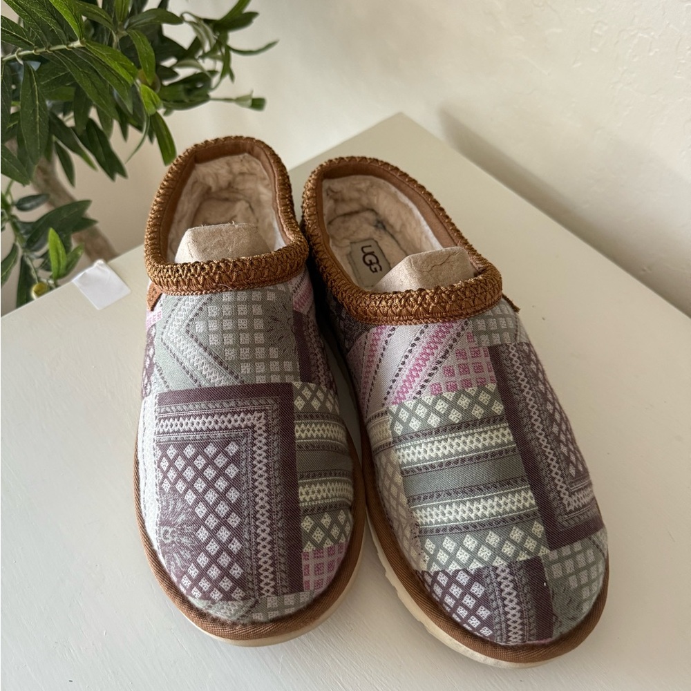 UGG Tazman Taz Sash Slippers
